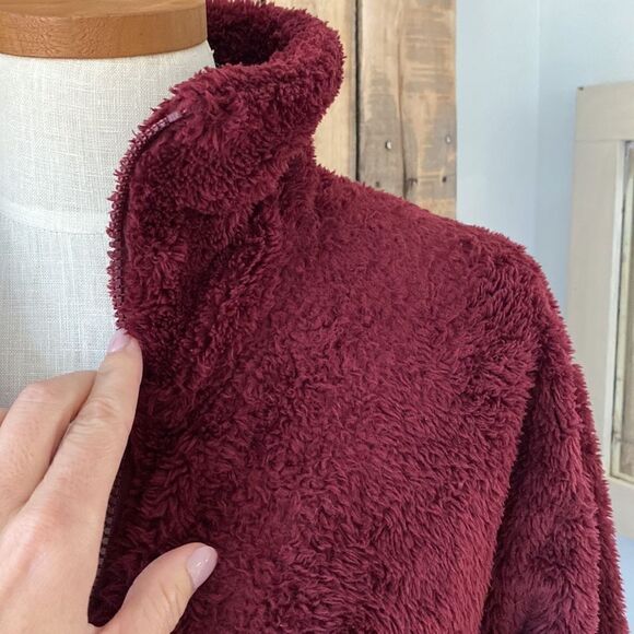 The North Face Furry Jacket Size Medium - Picture 12 of 12